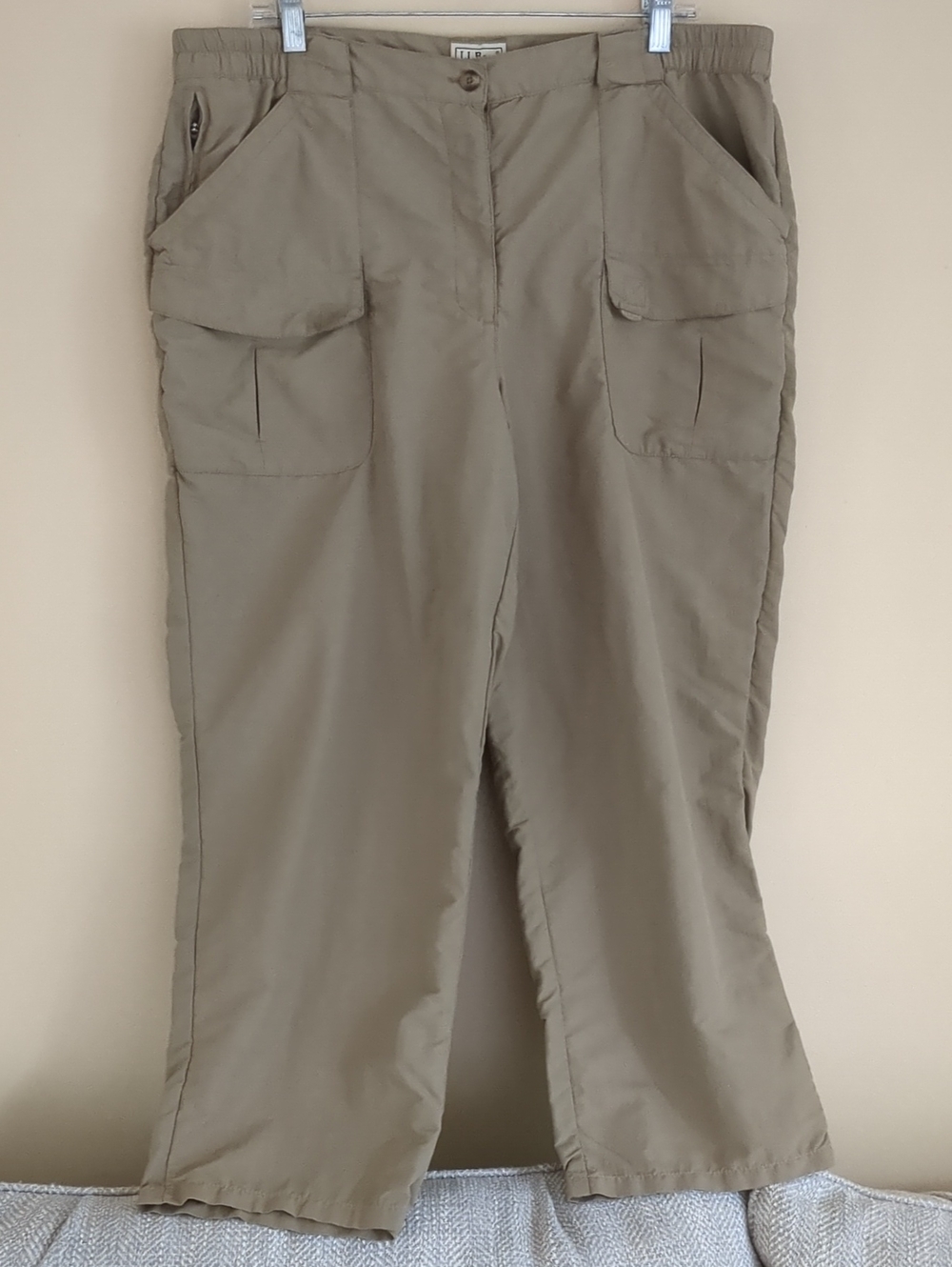 XL Nylon L.L. Bean Khaki Hiking Capris